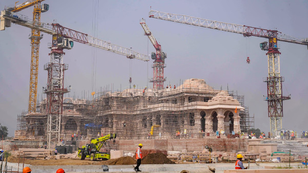 Ayodhya Ram Mandir : राम मंदिर की मजबूती पर भूकंप भी मानेगा हार ! 44 दरवाजे और 392 खंभे, इसकी भव्यता के आगे बड़े-बड़े राजमहल भी फेल
